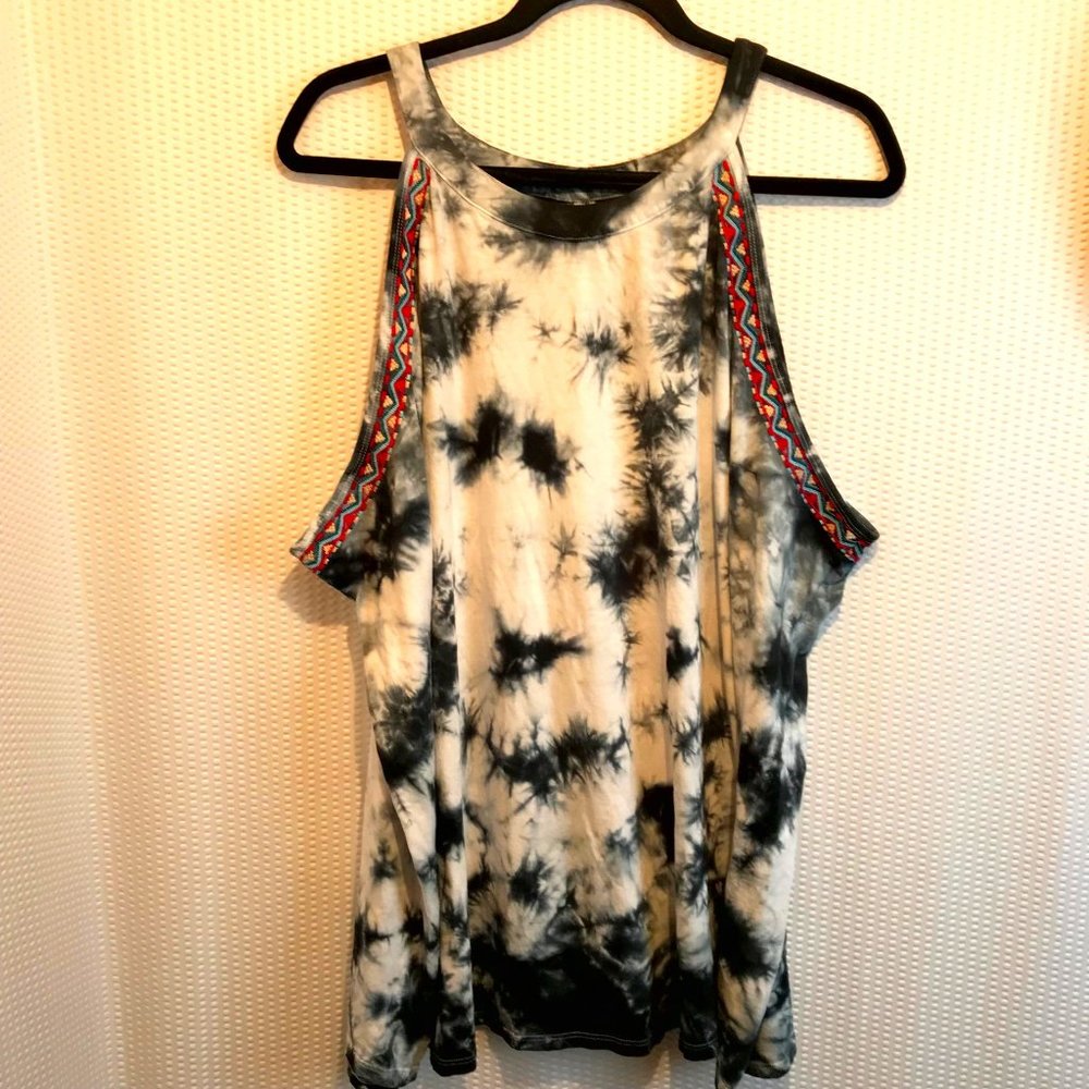 Torrid EMBROIDERED TIE-DYE HIGH NECK TANK Top Size 4X